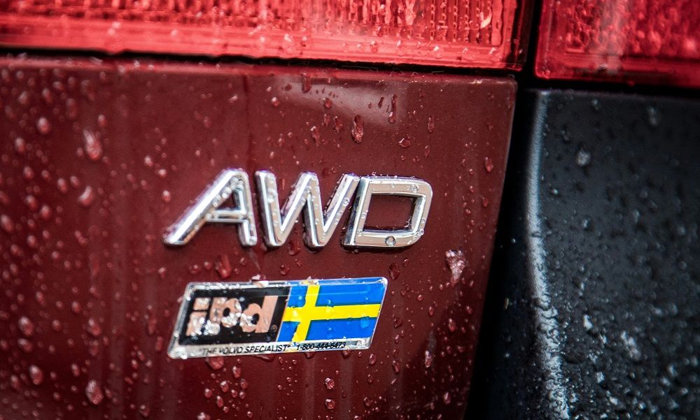 Napędy FWD RWD i AWD